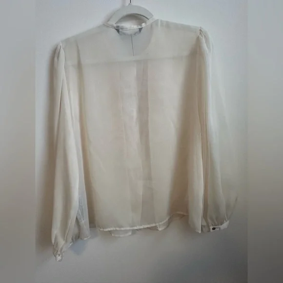 ZARA- Chic Cream Ruffle Blouse - Picture 4 of 7